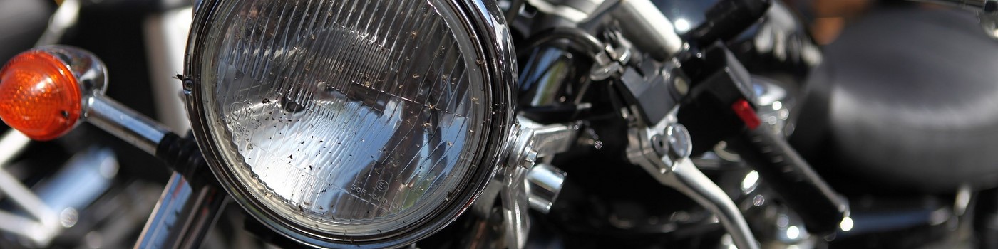 motorcycle-3284497_1920.jpg